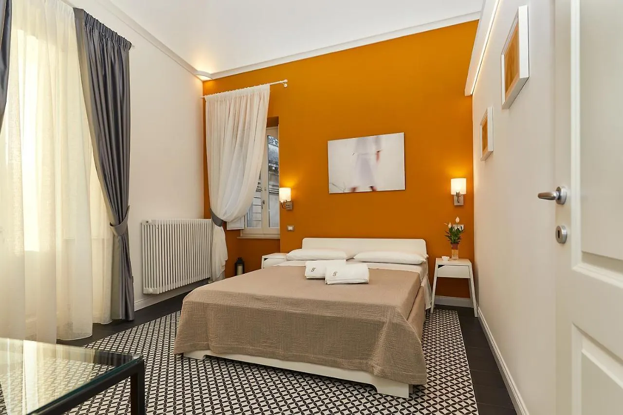 Donna Teresa Guest House 莱切 住宿加早餐酒店